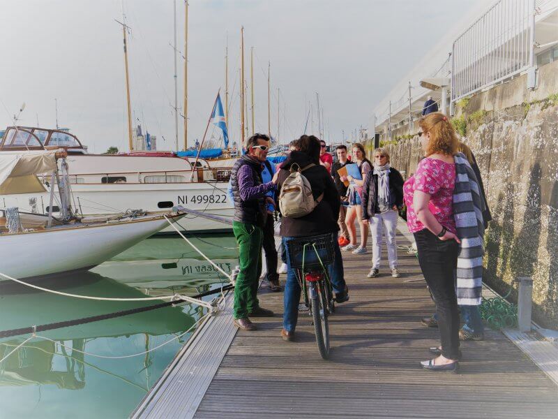 Balade écocitoyenne animée par Echo-Mer autour du port de plaisance de La Rochelle.